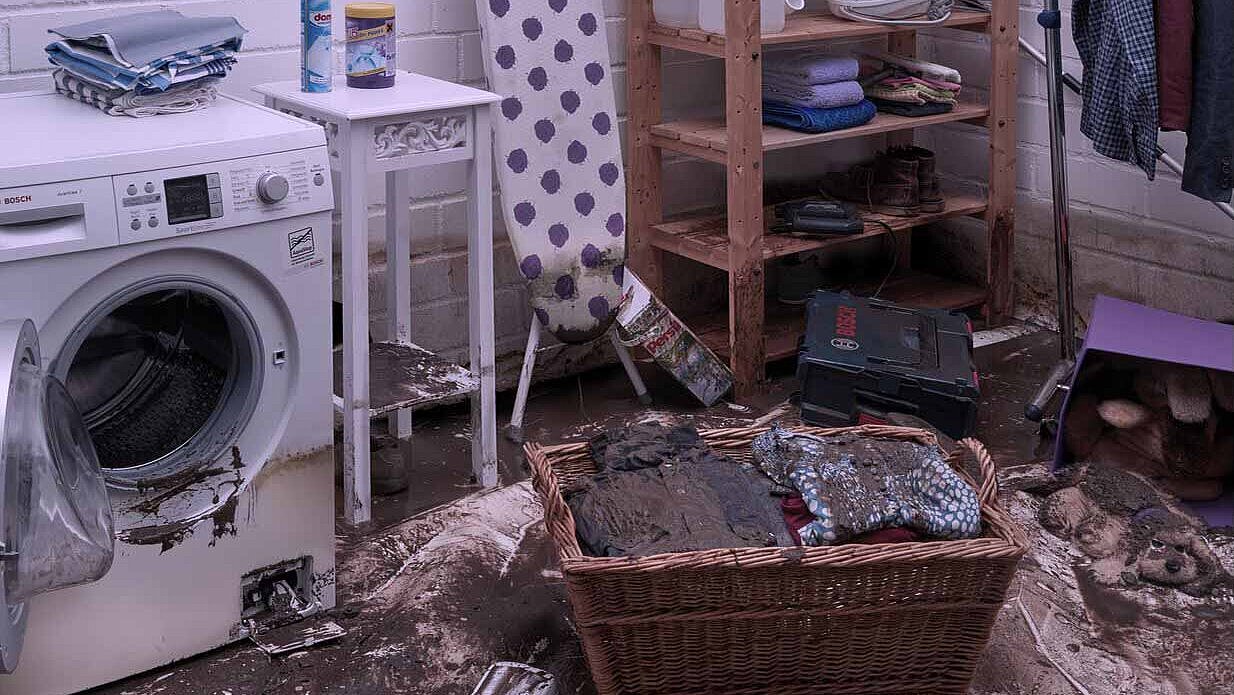 Gli scarichi per cantina con protezione antiriflusso proteggono le cantine dai danni da riflusso. Gli scarichi per cantina con protezione antiriflusso proteggono le cantine dai danni da riflusso.