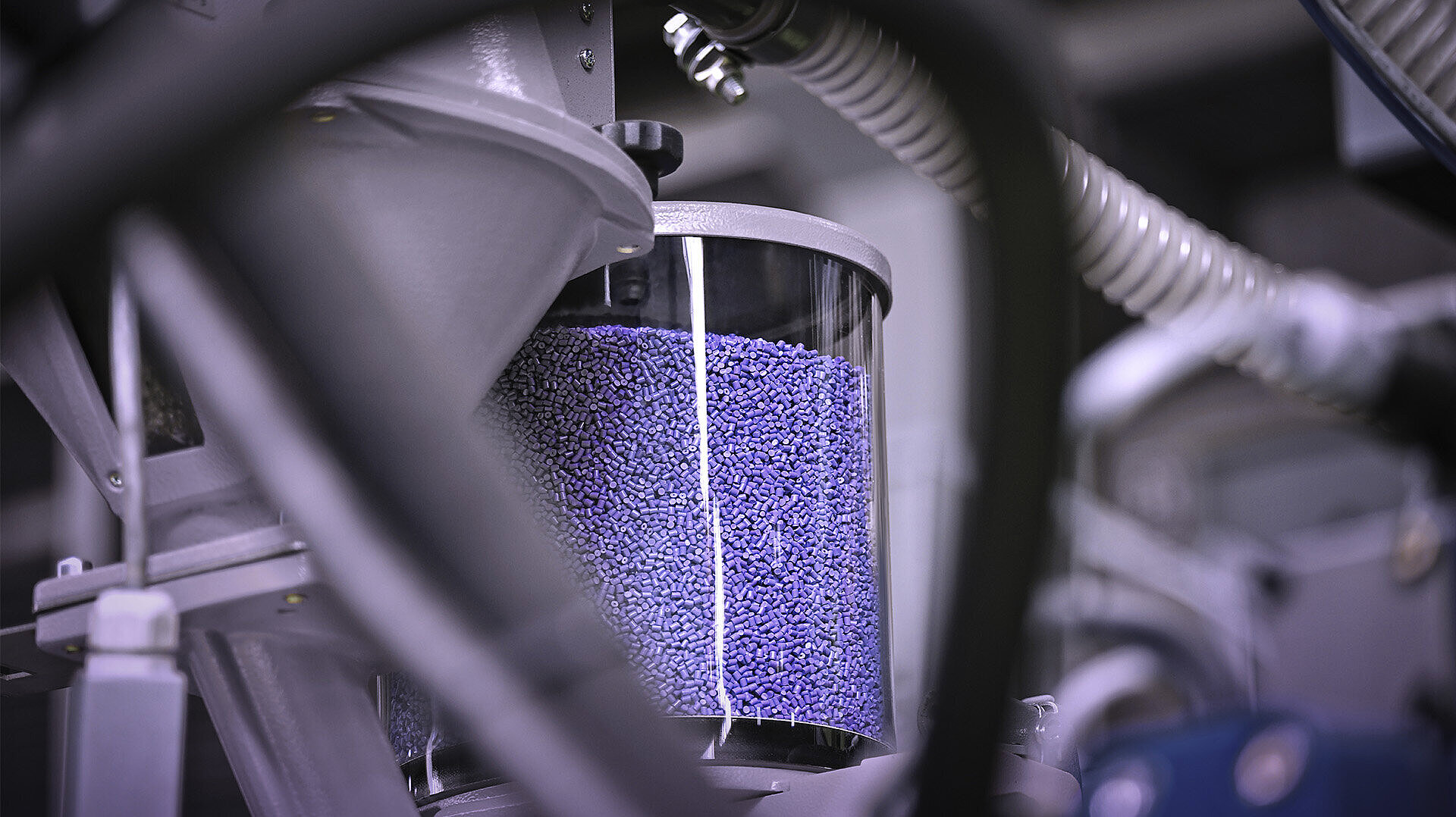 Materiale resistente, privo di corrosione e lavorato in modo energeticamente efficiente Materiale resistente, privo di corrosione e lavorato in modo energeticamente efficiente